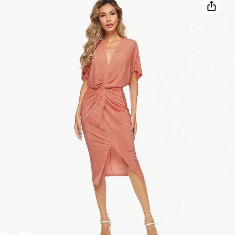 Women light pink dress